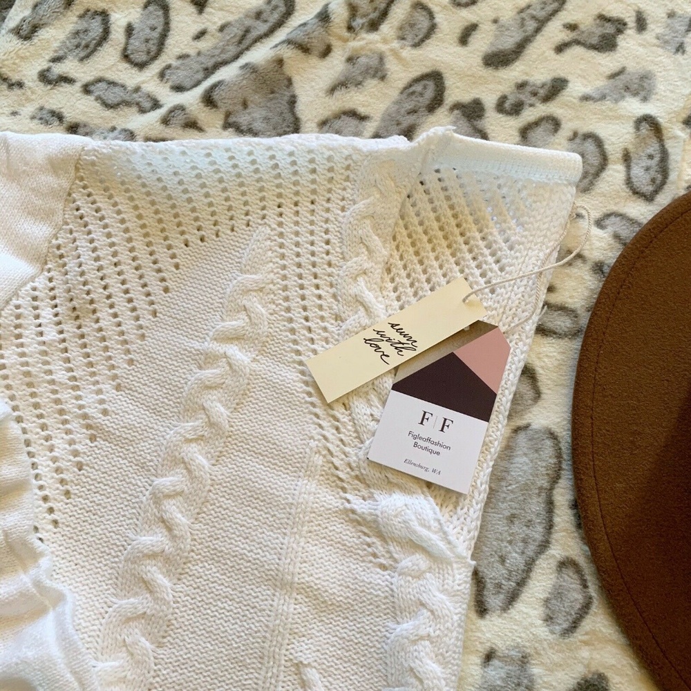 Ruffle Sleeve White Cable Knit Boutique Sweater - Picture 4 of 6